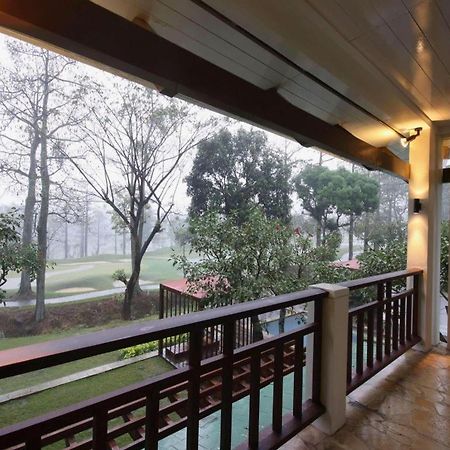 ทามัน ดายู กอลืฟ คลับ แอนด์ รีสอร์ต Hotel Prigen ภายนอก รูปภาพ