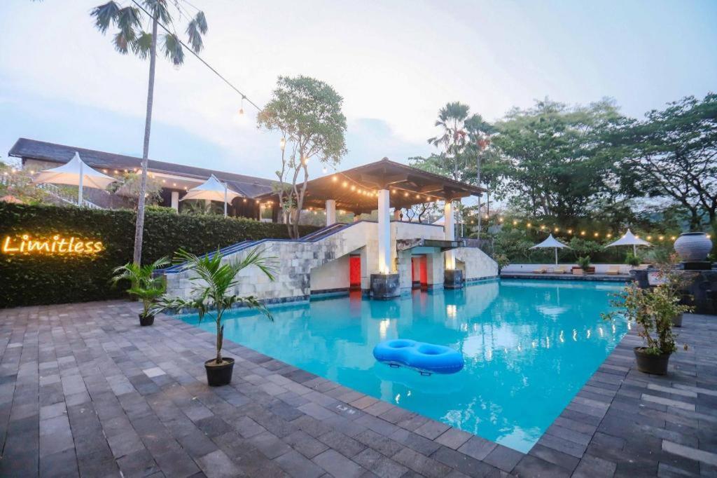 ทามัน ดายู กอลืฟ คลับ แอนด์ รีสอร์ต Hotel Prigen ภายนอก รูปภาพ