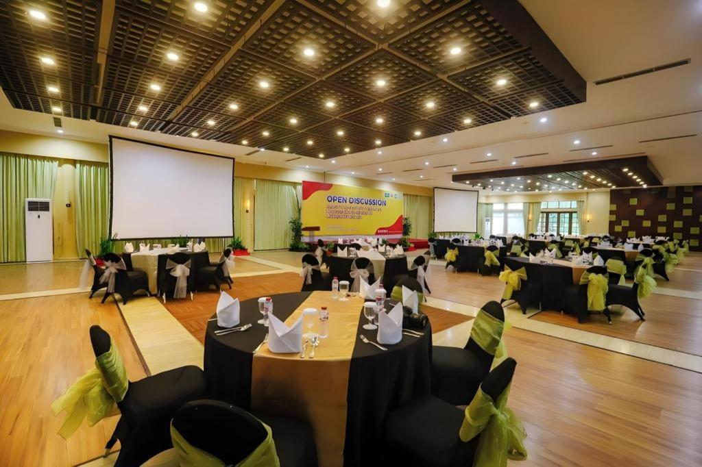 ทามัน ดายู กอลืฟ คลับ แอนด์ รีสอร์ต Hotel Prigen ภายนอก รูปภาพ